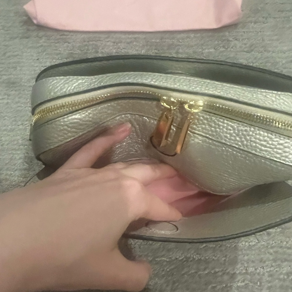 Luana Italy Womens Metallic Grain Leather Double L Camera Handbag Silver - Picture 14 of 15